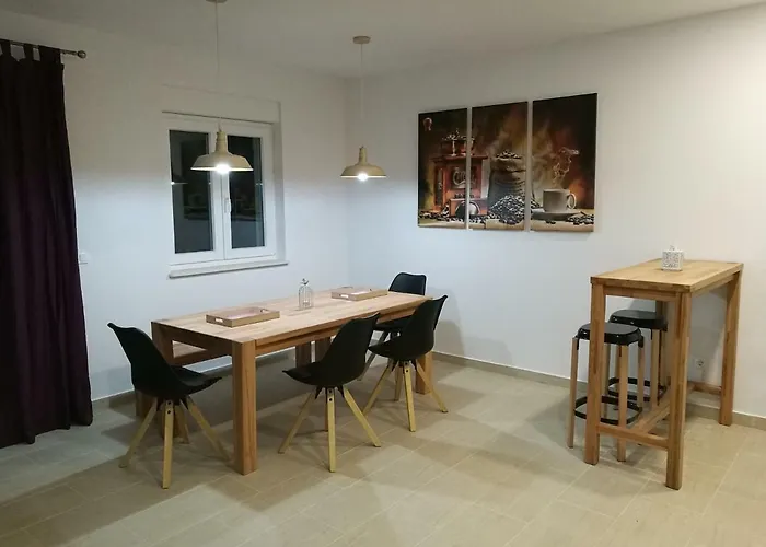 Jadric 아파트 트로기르